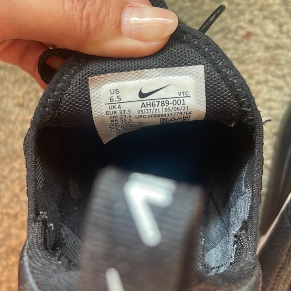 SOLD!! Nike Air Max 270 womens - Picture 6 of 6